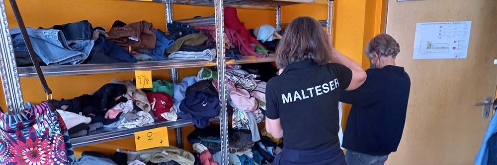 Malteser Tirol Flüchtlingshilfe Kleiderkammer BB